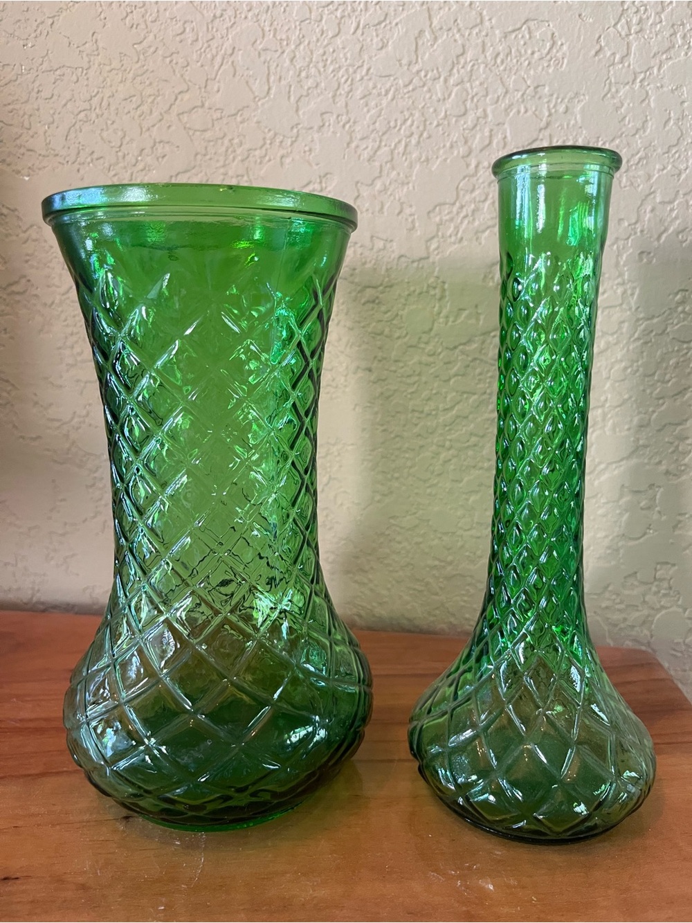 Green Textured Glass Vase - Elegant Home Accent